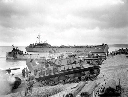 M10 Tank Disembarks Normandy D-Day Glossy Poster Picture Photo Print Banner 9782 Conversationprints