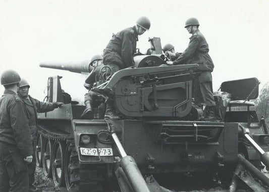 M107 Propelled  Howitzer Tank Army Glossy Poster Picture Photo Print Banner Conversationprints