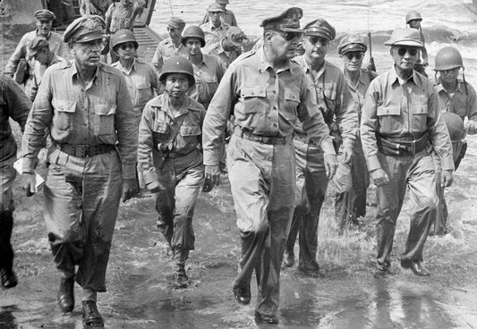 Macarthur Comes Ashore Leyte Ww2 Glossy Poster Picture Photo Print Banner Conversationprints