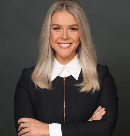 Karoline Leavitt Portrait Glossy Poster Picture Photo Print Banner Conversationprints