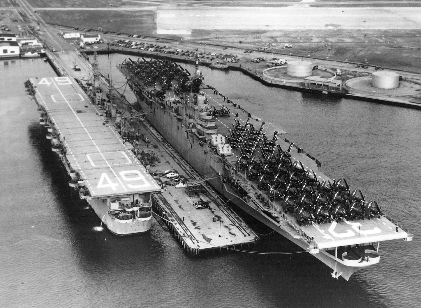 Uss Leyte Cv-32 Wright Quonset Point Poster Picture Photo Print Banner  Conversationprints