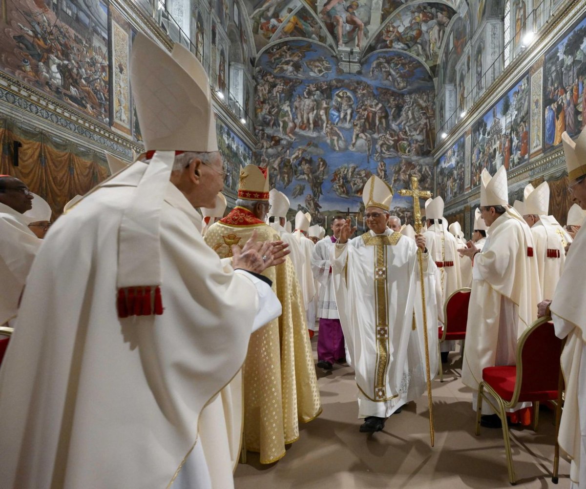 Pope Leo Xiv Mass Procession Glossy Poster Picture Photo Print Banner  Conversationprints