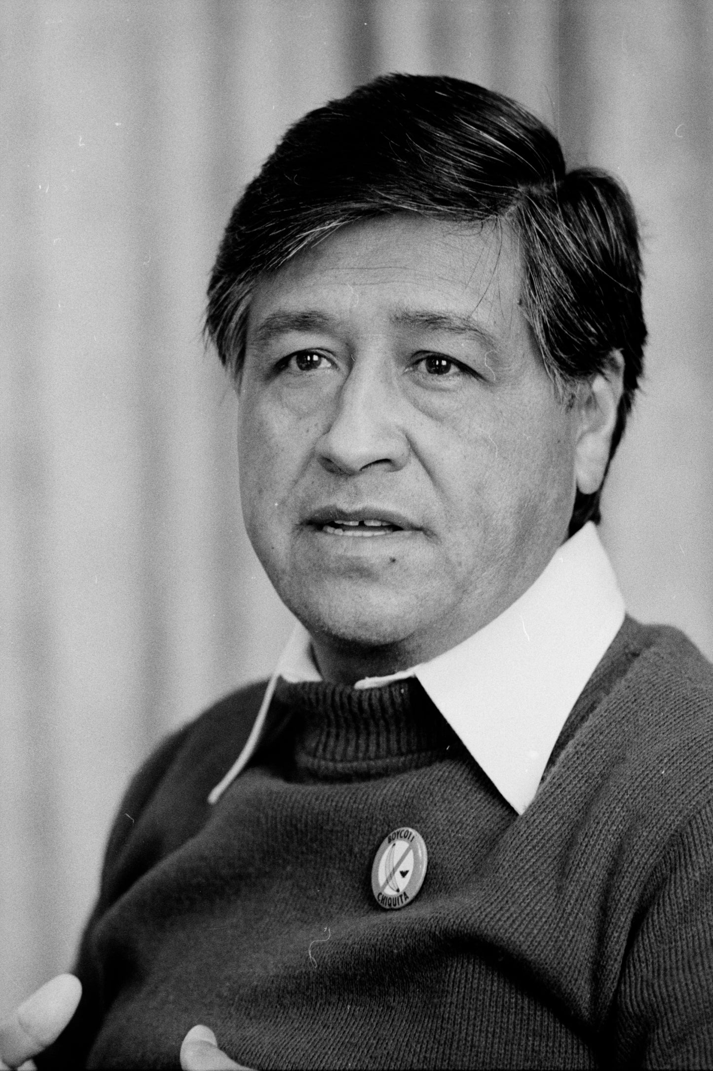 CESAR CHAVEZ GLOSSY POSTER PICTURE PHOTO PRINT BANNER civil rights leader