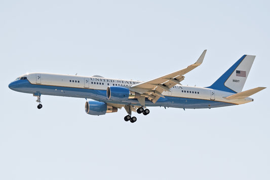 Boeing C-32 Glossy Poster Picture Photo Print Banner Us Airforce Conversationprints